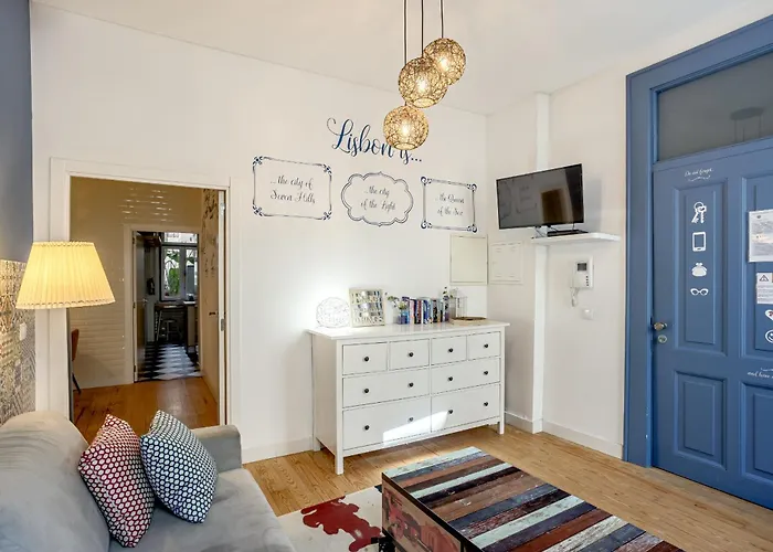 Alfama Blue By Homing Lizbona